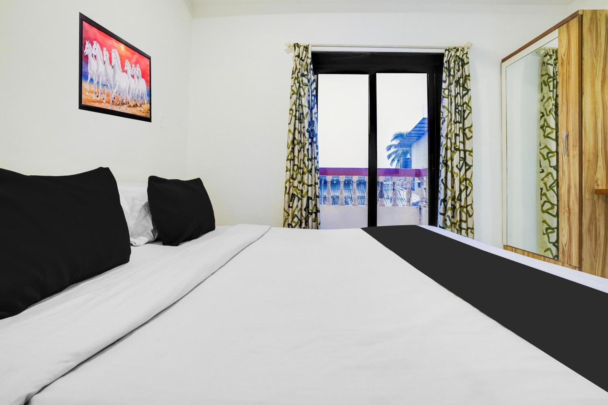 Super Townhouse Calangute - Baga Circle Formerly Park Avenue エクステリア 写真